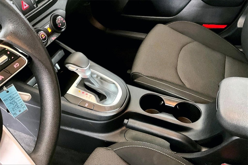 Used 2024 Kia Forte LXS image 13