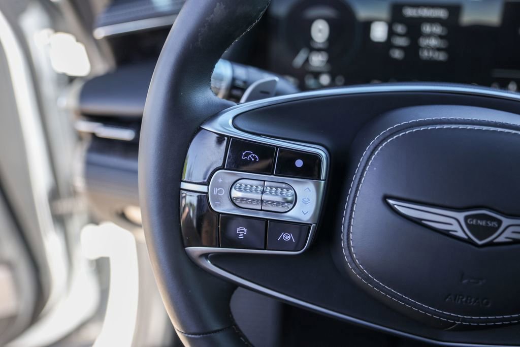 Used 2025 Genesis G90 3.5T image 15