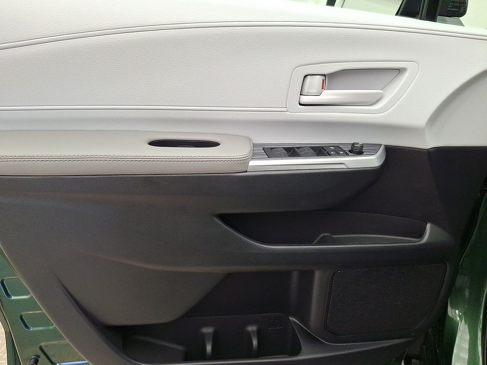 Certified 2026 Toyota Sienna LE AWD/4WD image 14