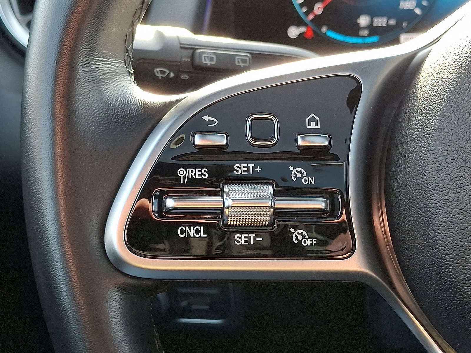 Certified 2023 Mercedes-Benz GLB 250 4MATIC image 23