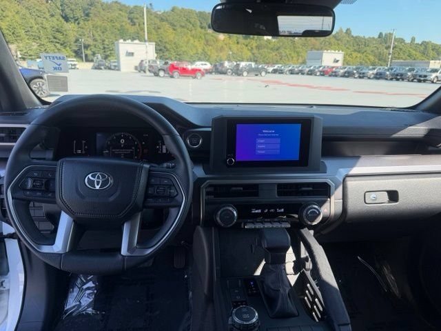 Certified 2025 Toyota 4Runner SR5 AWD/4WD image 16