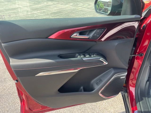 Used 2024 Chevrolet Traverse RS w/ LPO, Floor Liner Package image 9