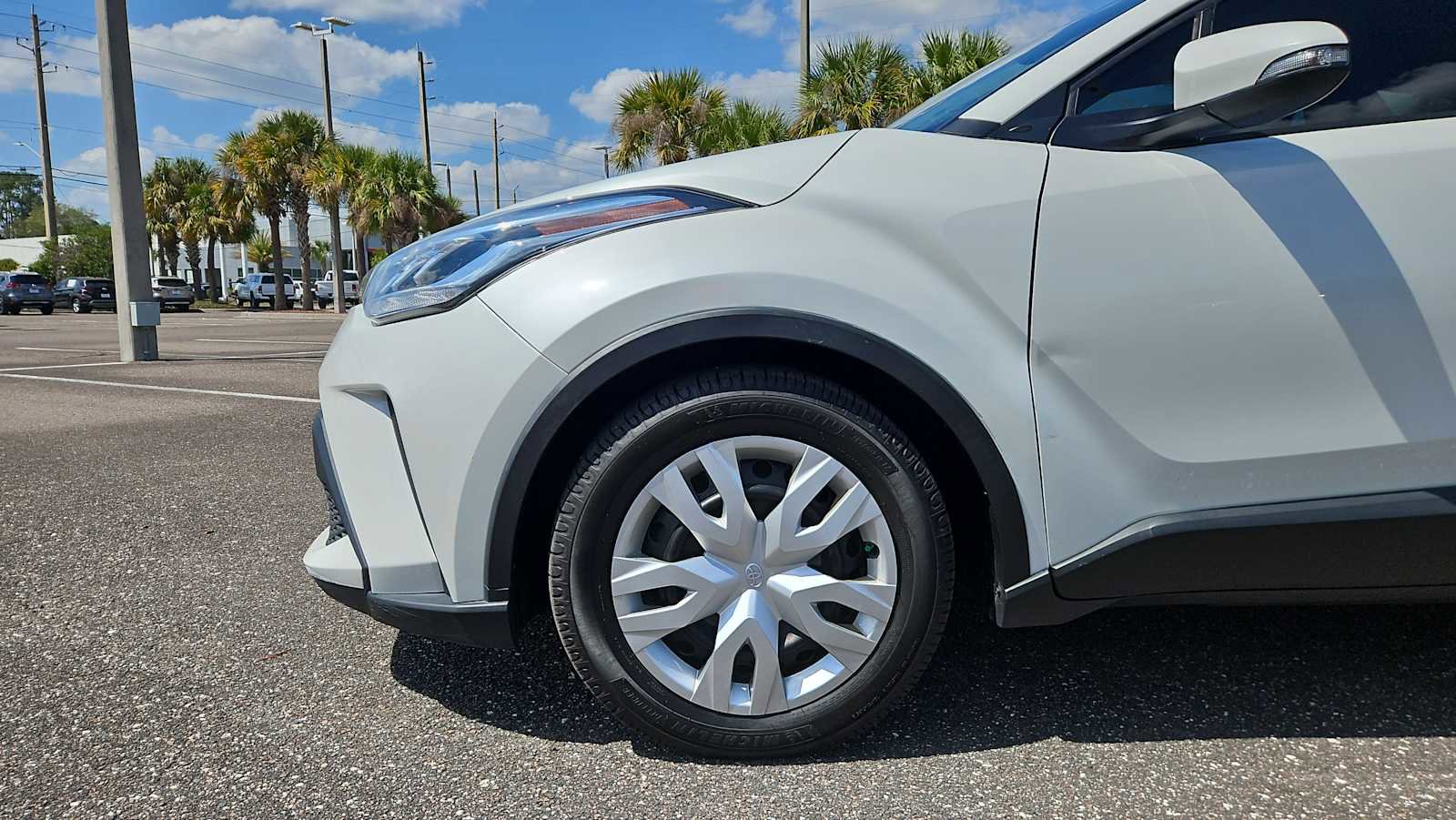 Used 2021 Toyota C-HR LE FWD image 18