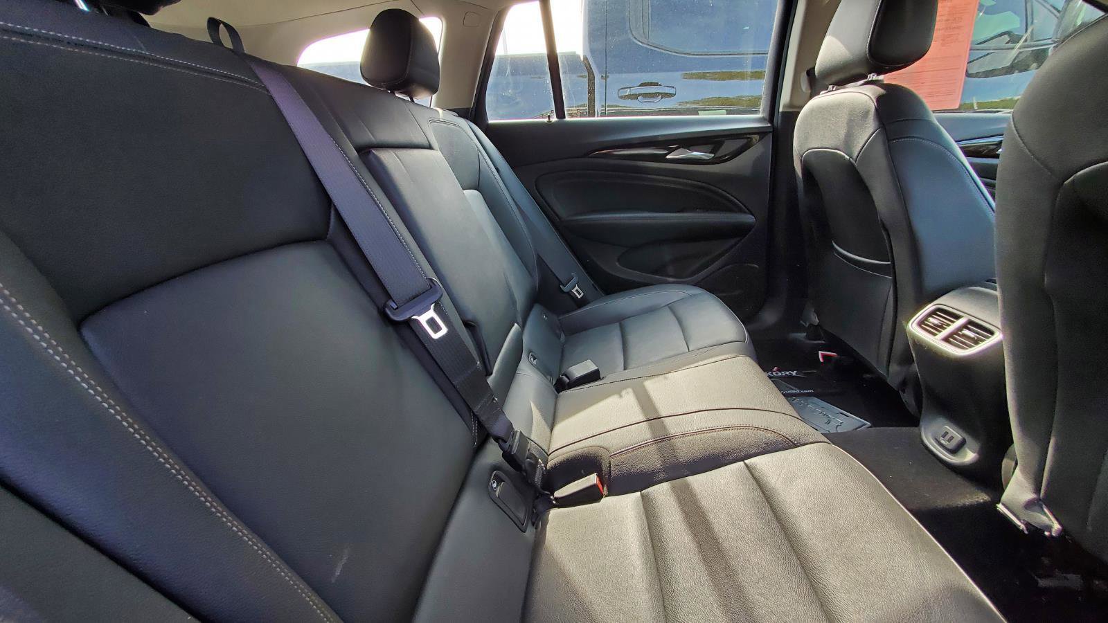 Used 2019 Buick Regal Essence w/ Sights and Sounds Package image 6