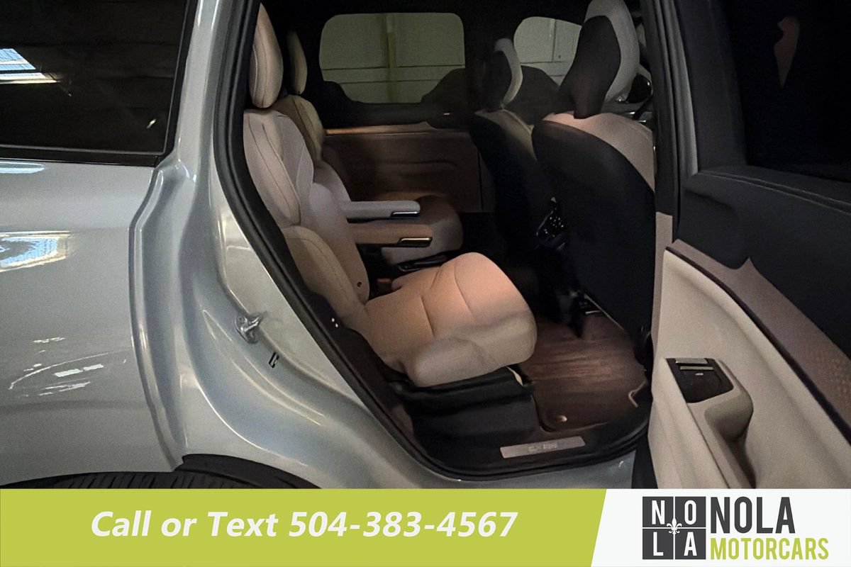 Used 2025 Volvo EX90 Plus AWD/4WD image 28