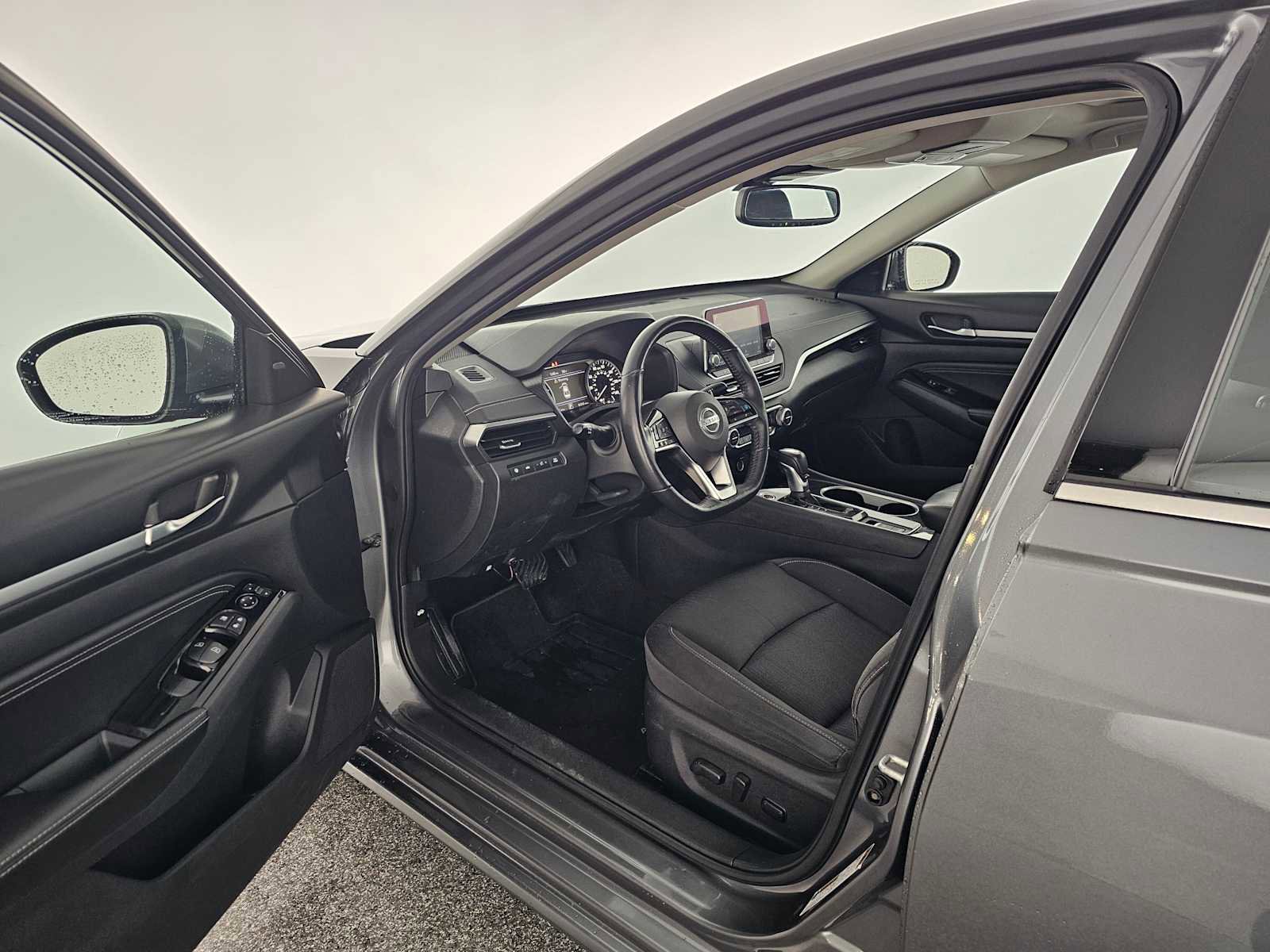 Used 2020 Nissan Altima 2.5 SV image 19