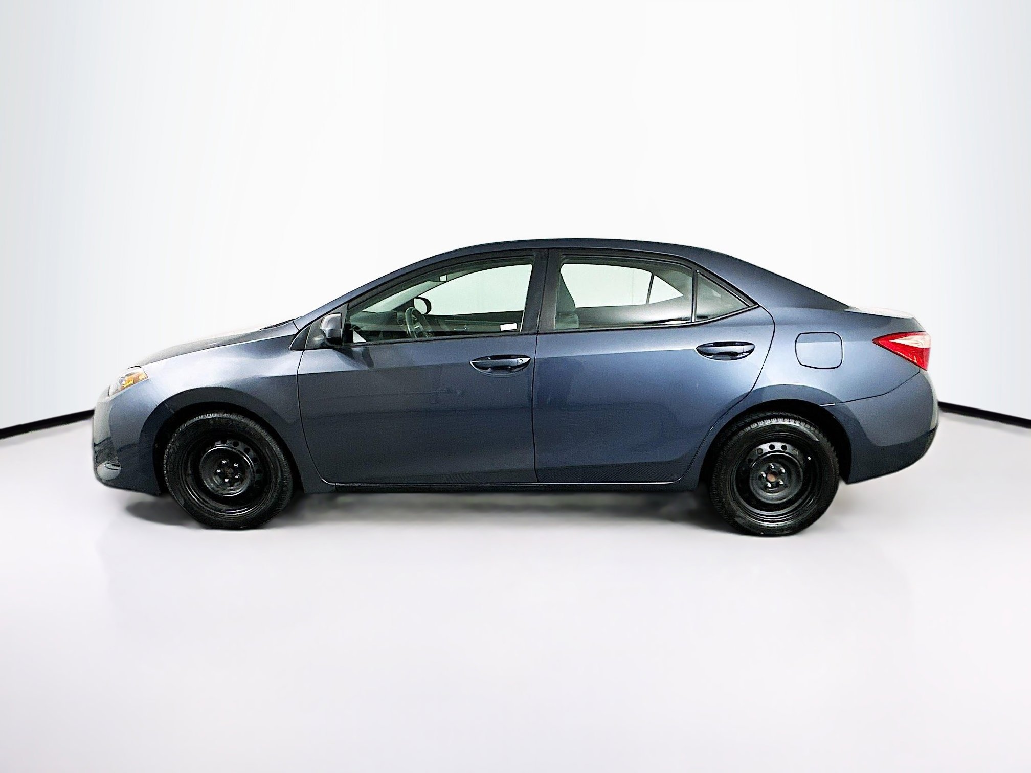 Used 2019 Toyota Corolla LE FWD image 4