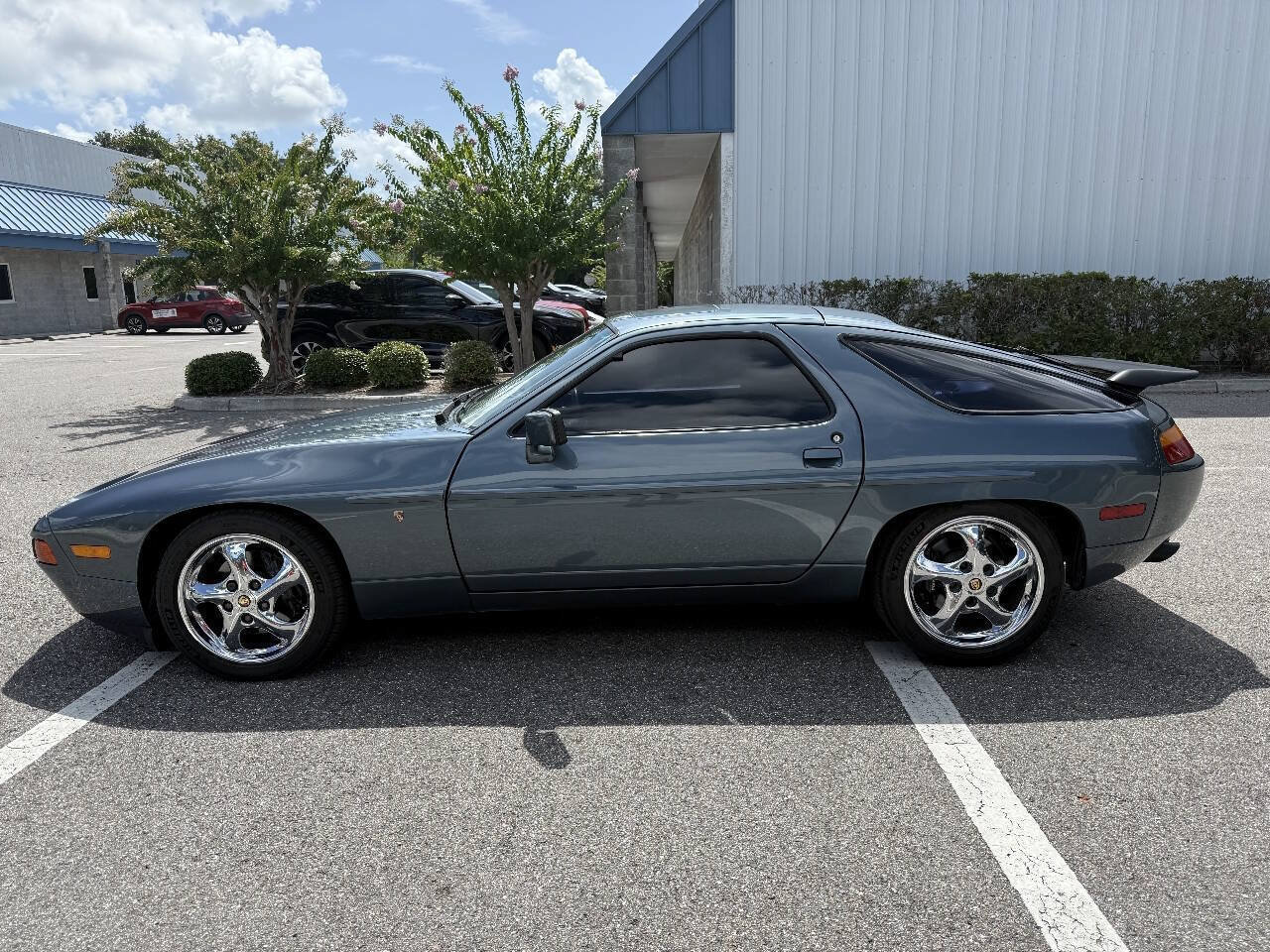 Used 1988 Porsche 928 S4 RWD image 3
