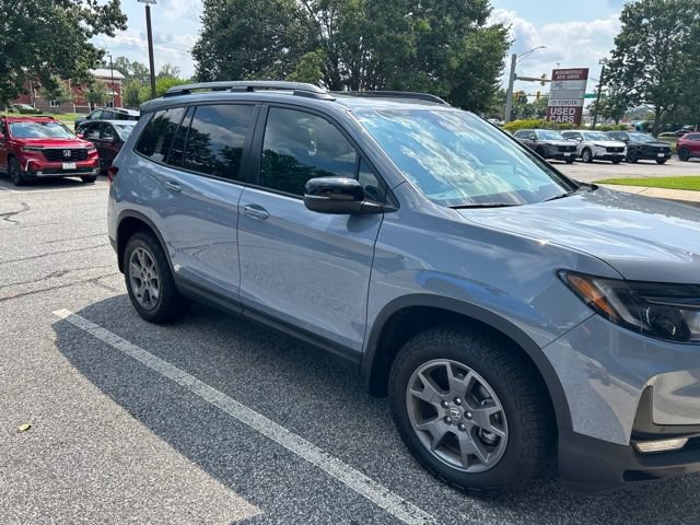 Used 2025 Honda Passport TrailSport image 4