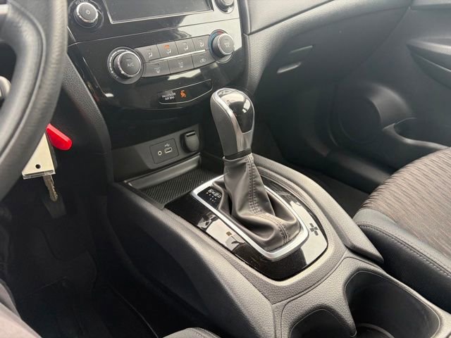 Used 2018 Nissan Rogue S image 20