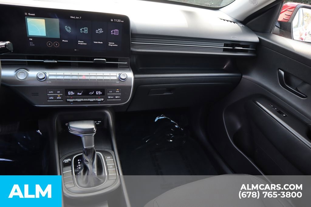 Used 2025 Hyundai Kona SEL image 33