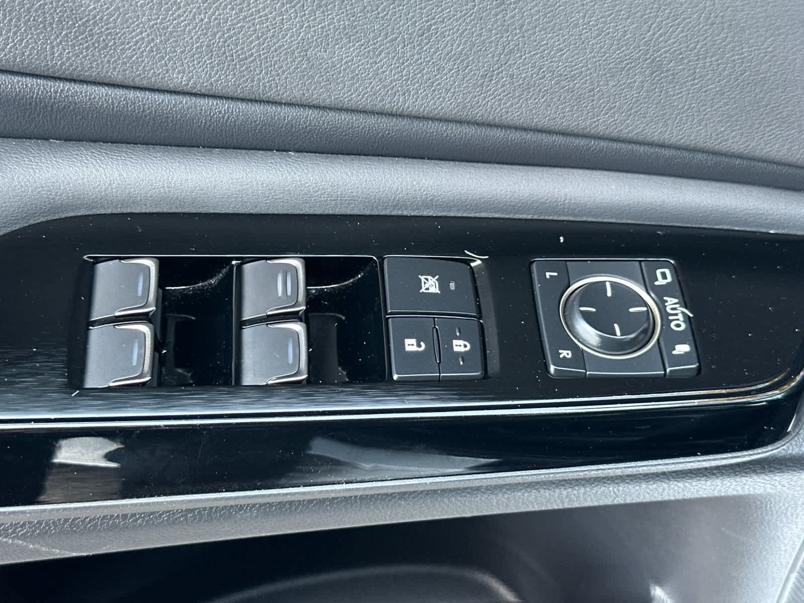 Used 2024 Lexus ES 300h w/ Premium Package FWD image 13