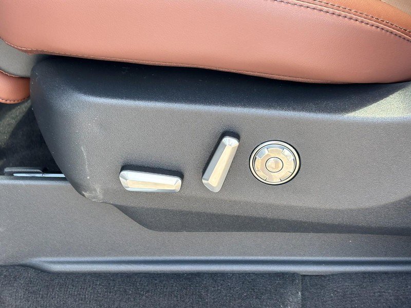 New 2026 Lincoln Navigator Reserve AWD/4WD image 15