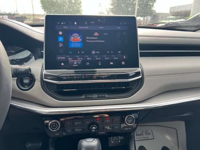 Certified 2023 Jeep Compass Limited w/ Elite Group AWD/4WD image 14