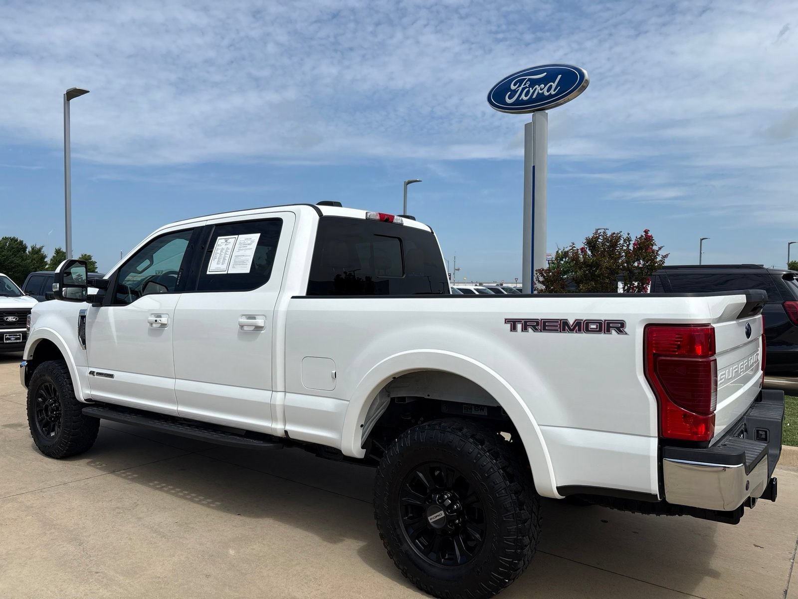 Used 2021 Ford F250 Lariat w/ Tremor Off-Road Package AWD/4WD video 3