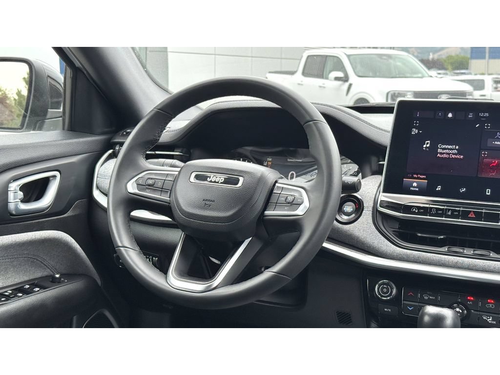 Used 2024 Jeep Compass Latitude AWD/4WD image 15