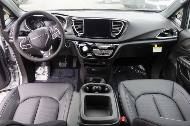 New 2026 Chrysler Voyager LX image 23