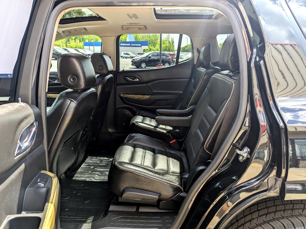 Used 2018 GMC Acadia Denali w/ Technology Package image 10