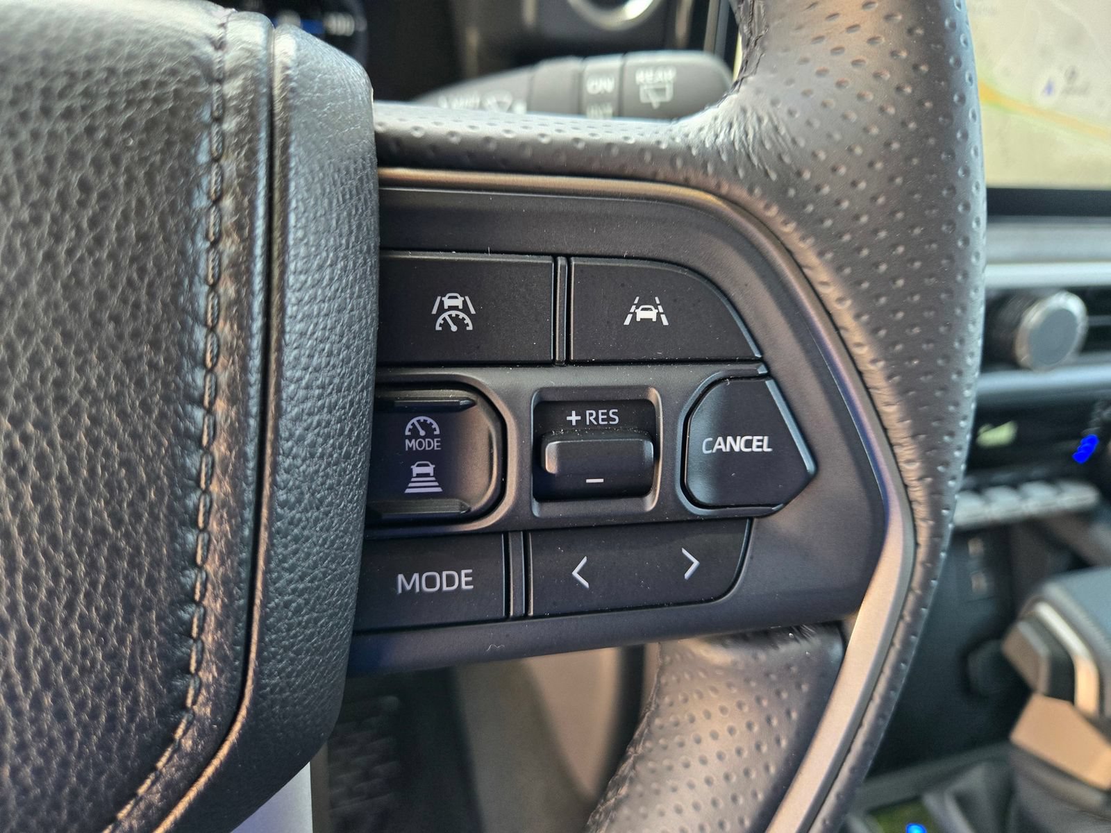 Used 2025 Toyota 4Runner Trailhunter AWD/4WD image 13