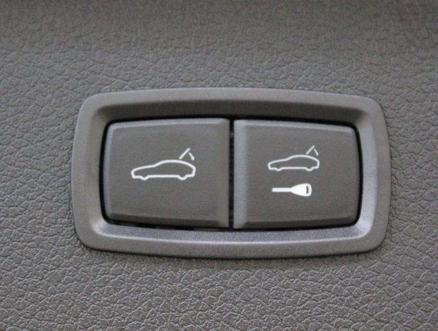 New 2024 Porsche Macan image 39