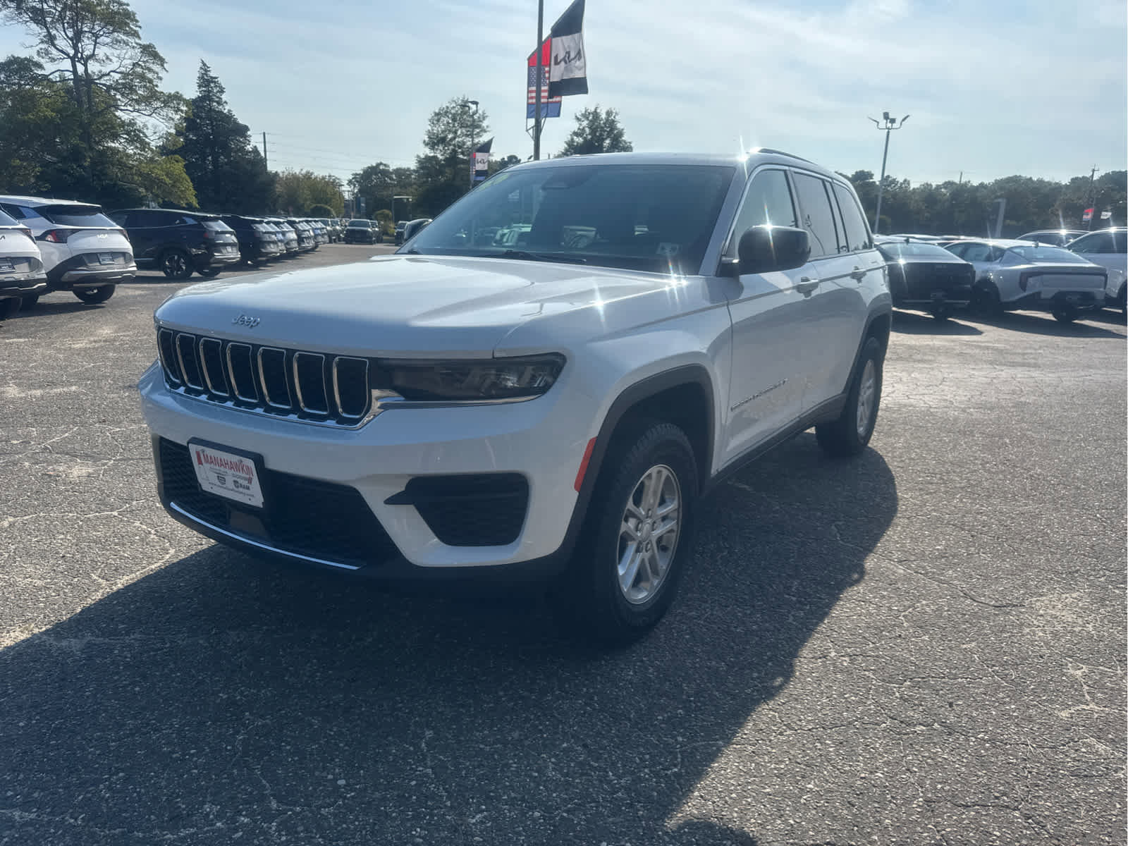 Certified 2023 Jeep Grand Cherokee Laredo image 5