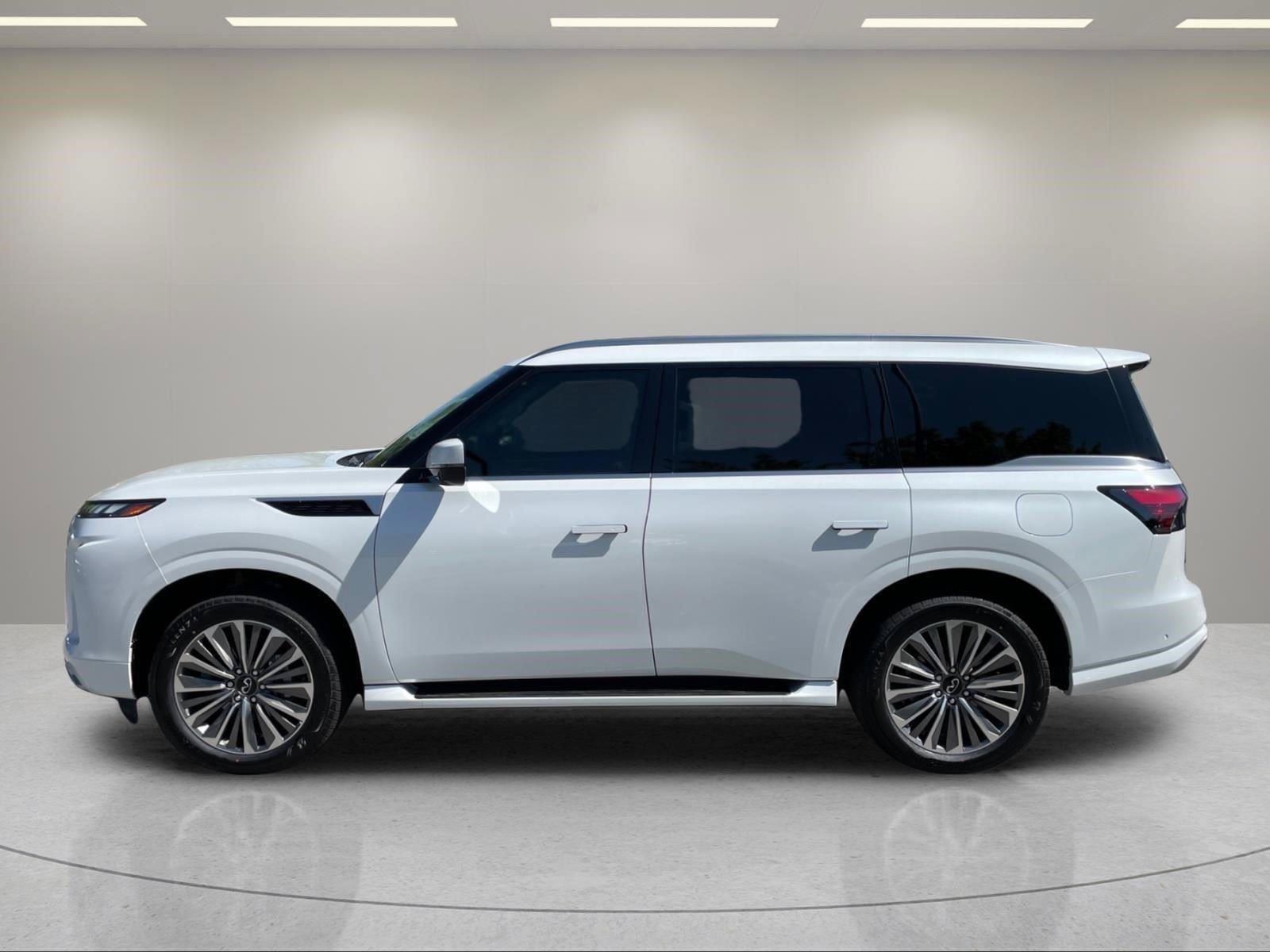 New 2026 INFINITI QX80 Luxe RWD image 2