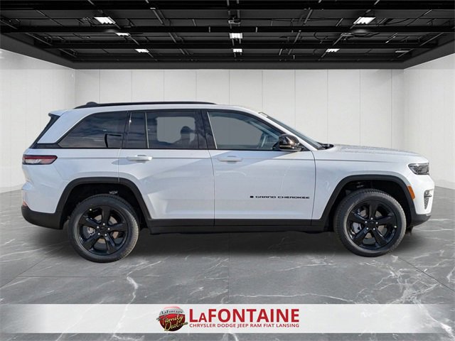 New 2025 Jeep Grand Cherokee Limited w/ Black Appearance Package image 6