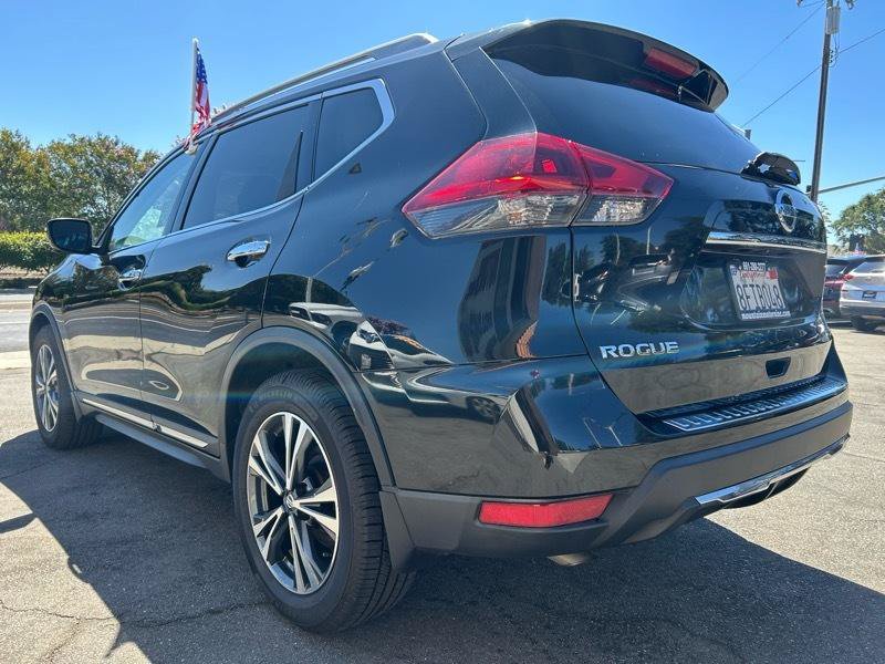 Used 2018 Nissan Rogue SL w/ Premium Package FWD image 5