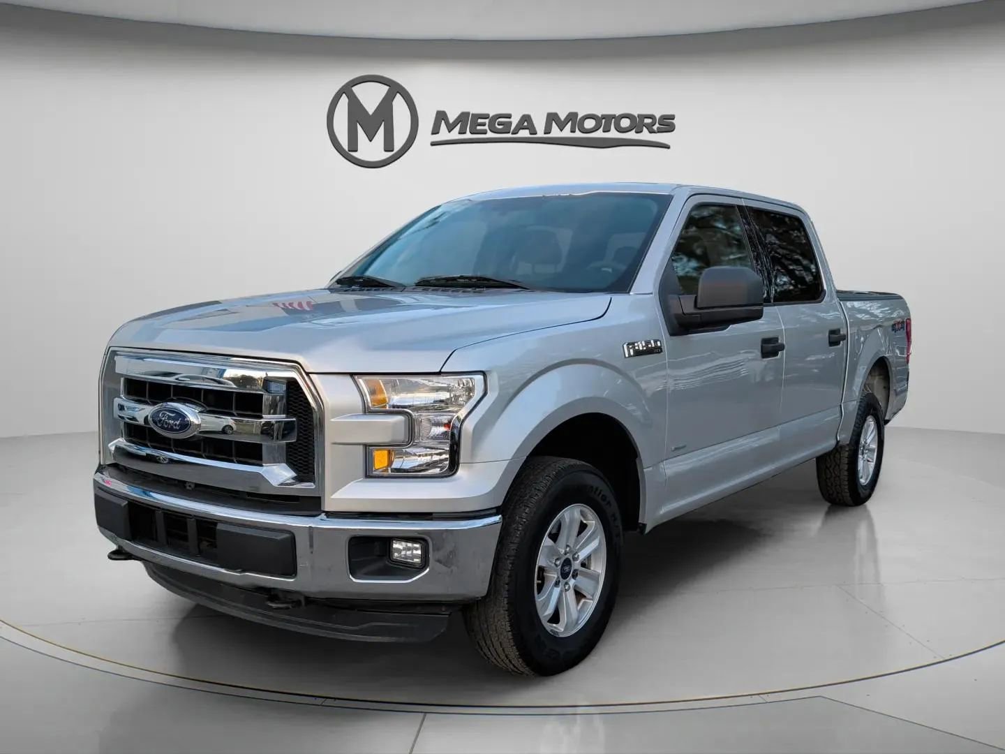Used 2015 Ford F150 XLT AWD/4WD image 1