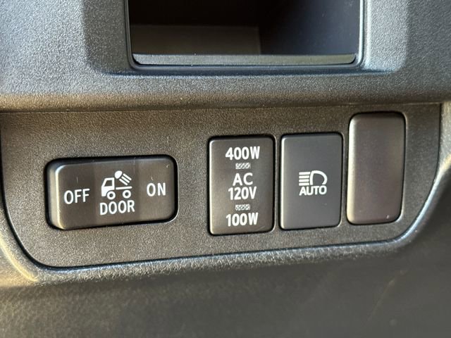 Used 2018 Toyota Tacoma TRD Sport w/ Technology Package image 21