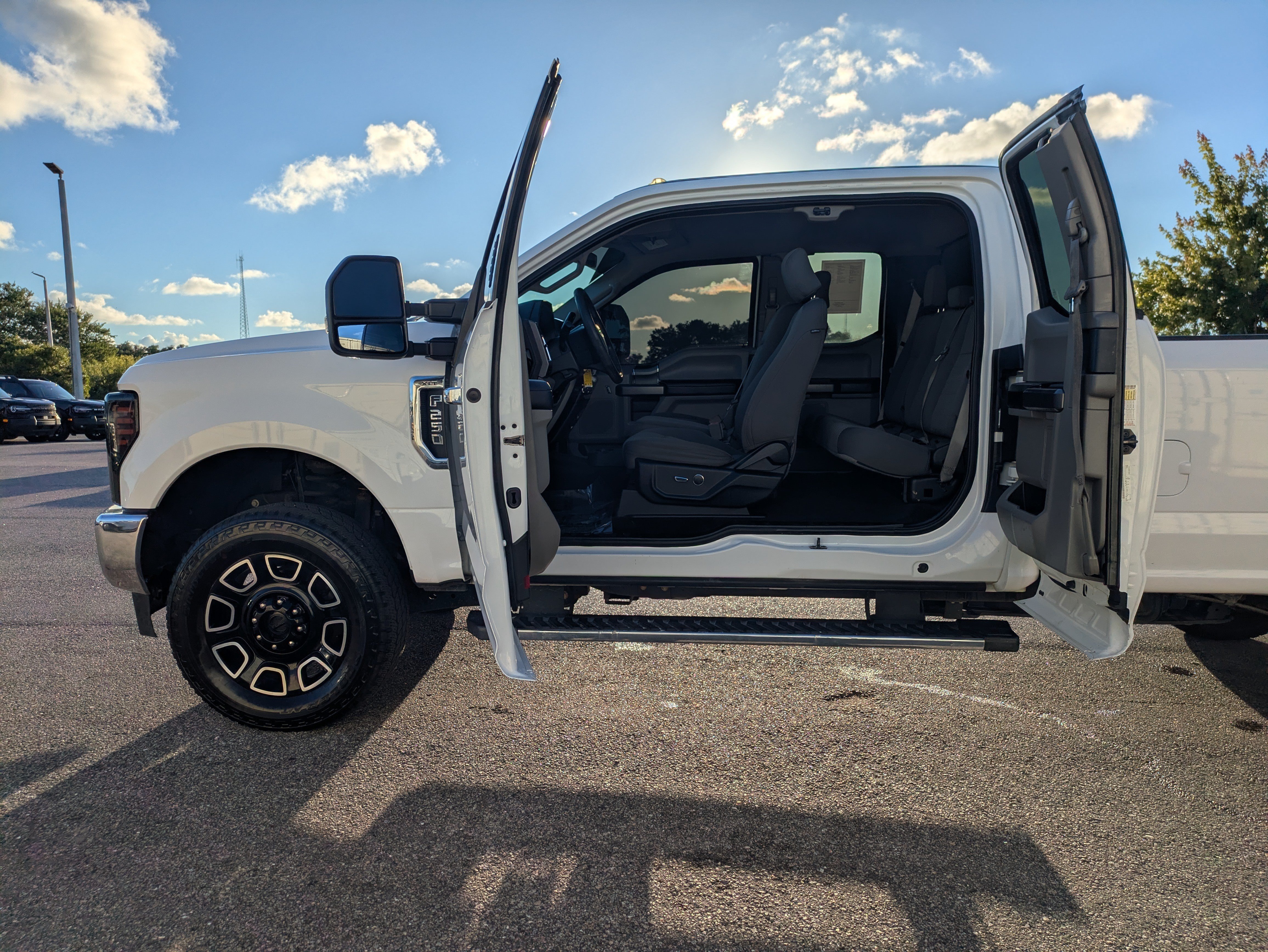 Used 2018 Ford F250 XLT w/ XLT Premium Package AWD/4WD image 15