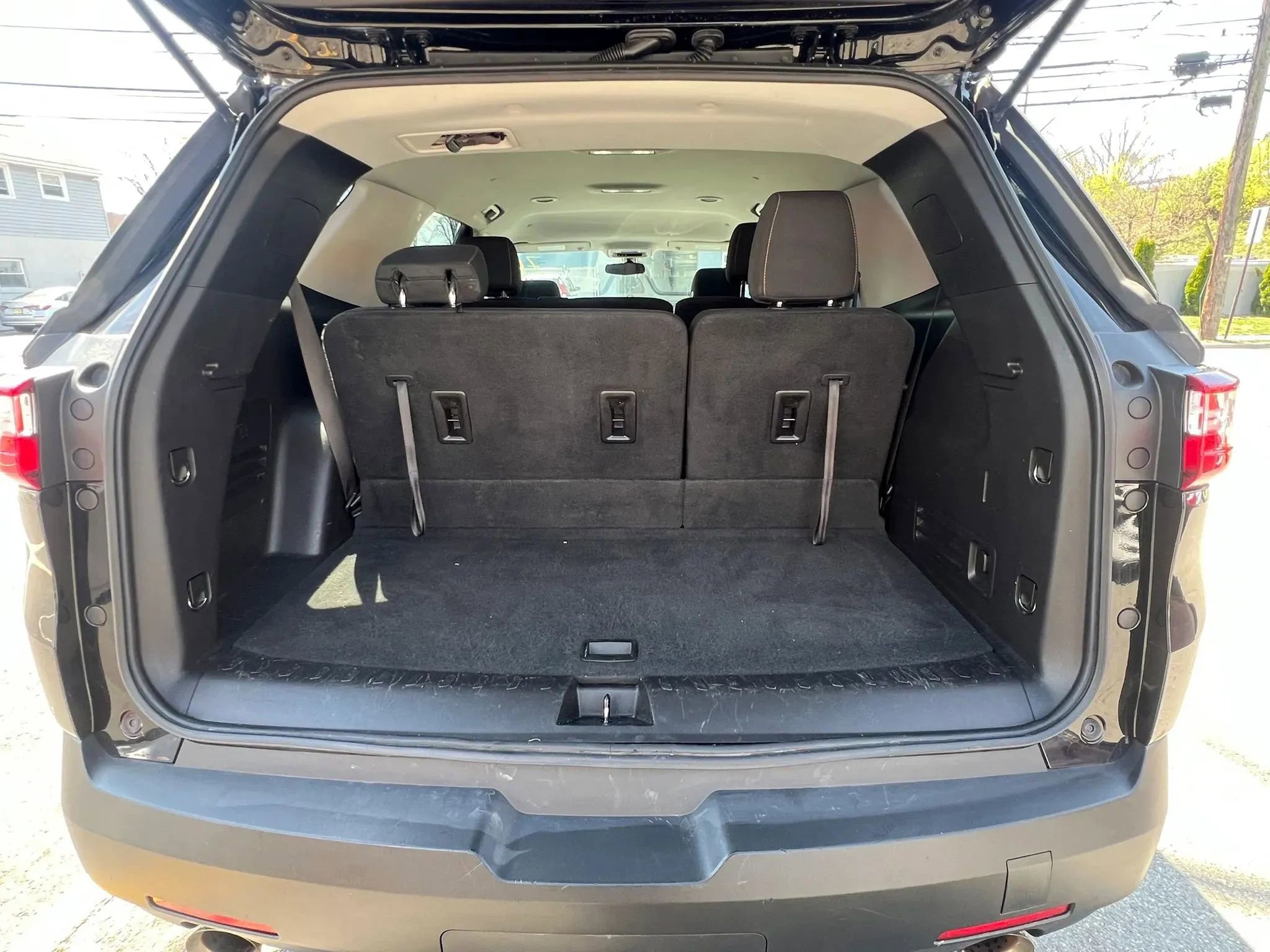Used 2021 Chevrolet Traverse LS AWD/4WD image 9