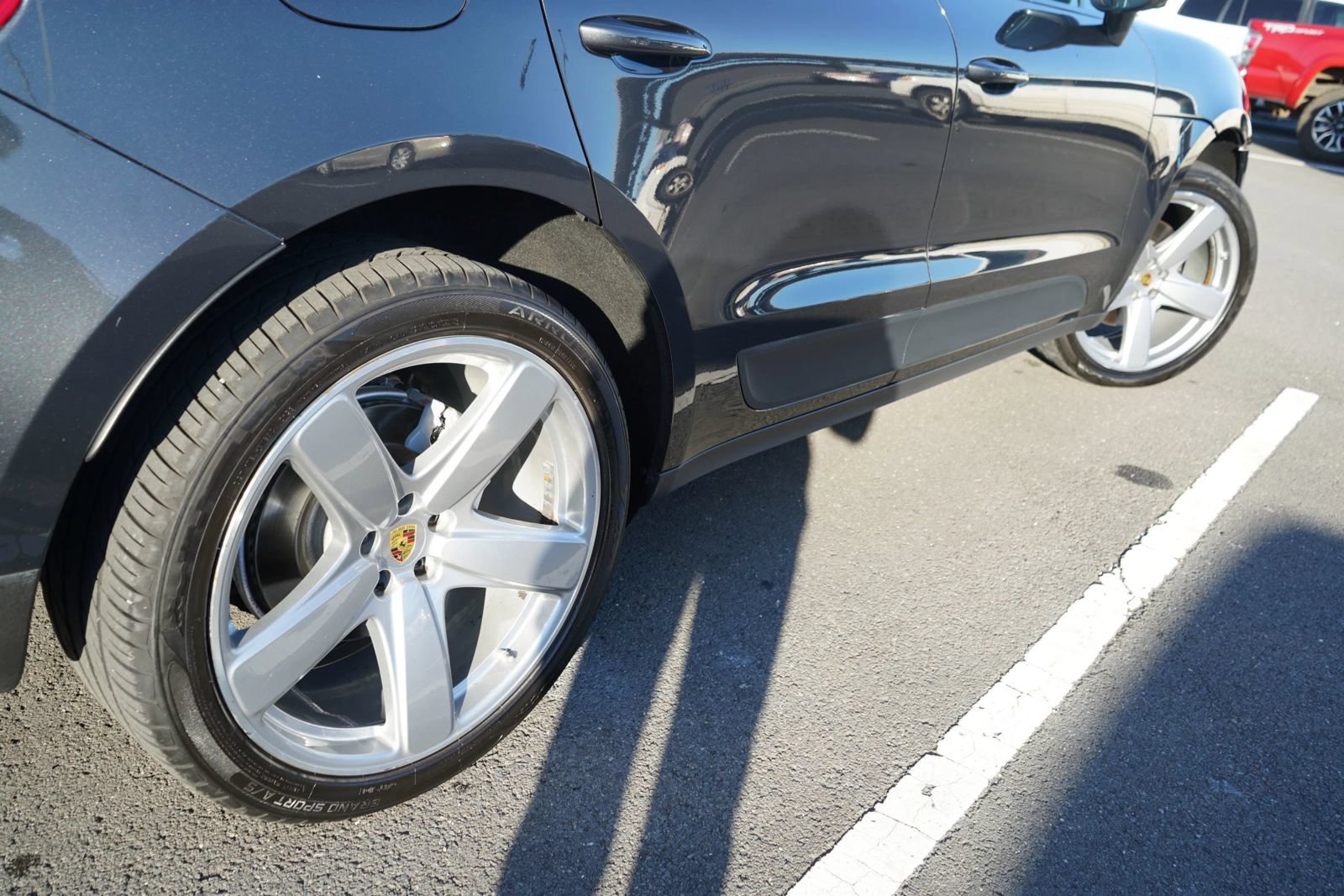 Used 2018 Porsche Macan S AWD/4WD image 7