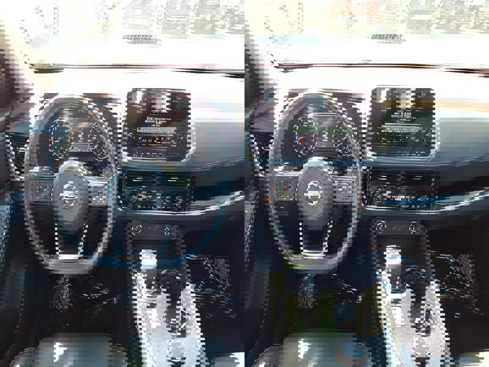 Used 2023 Nissan Rogue SV image 18