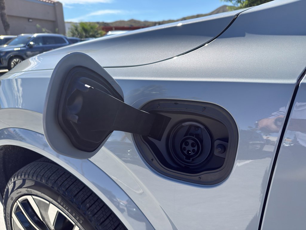 New 2026 Volvo XC90 T8 Ultra w/ Protection Package Premier image 11