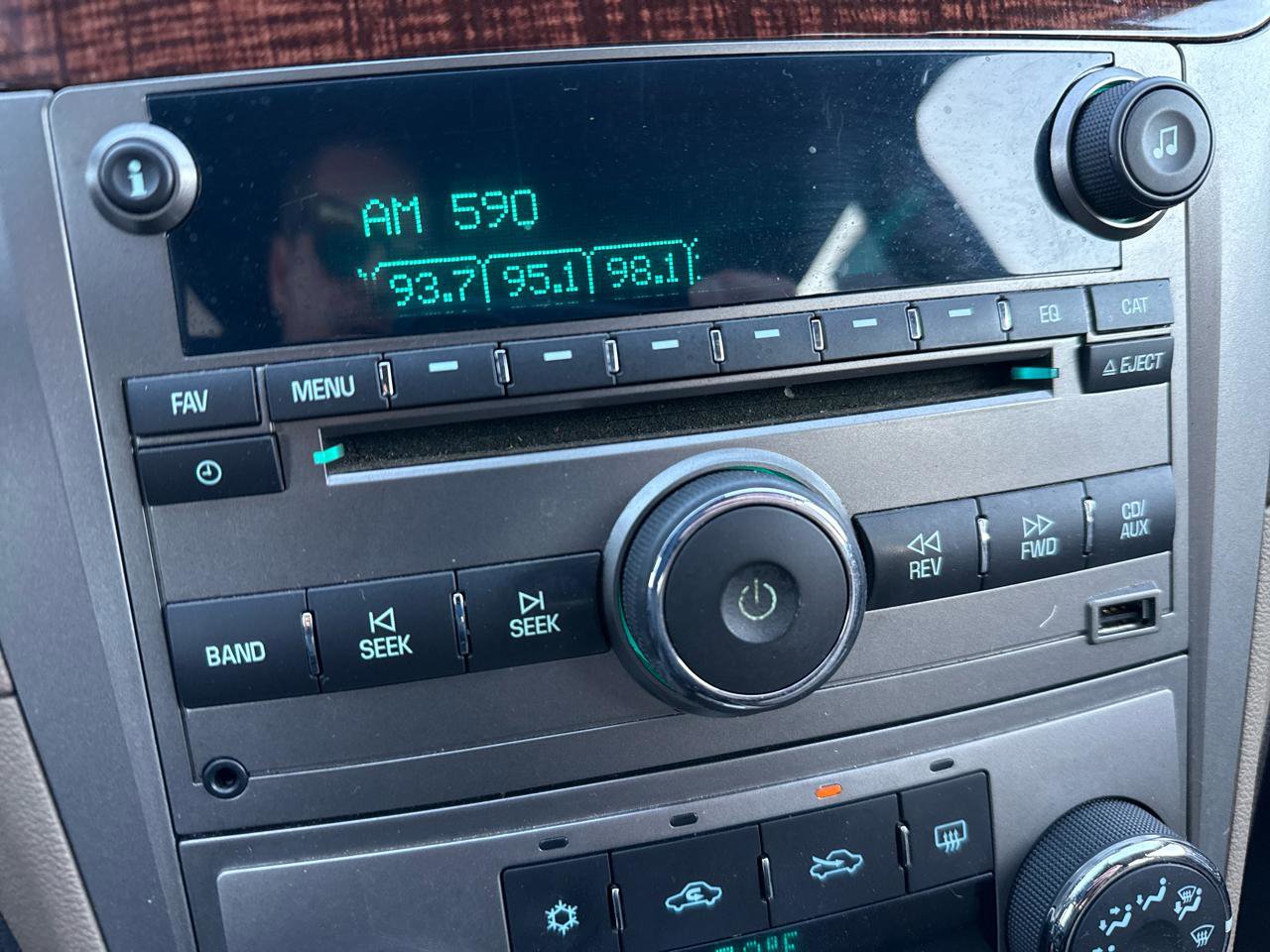 Used 2011 Chevrolet Malibu LTZ image 12