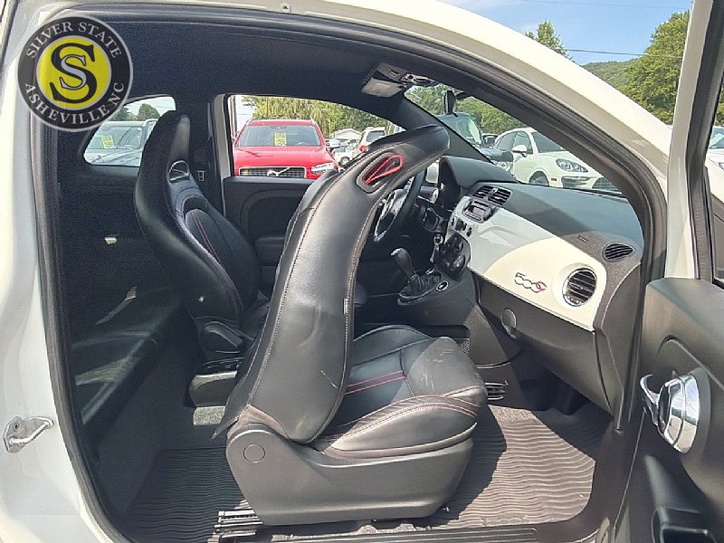 Used 2013 FIAT 500 Abarth w/ Beats Audio Pkg FWD image 18