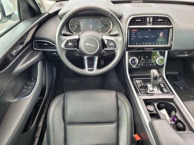 Used 2020 Jaguar XE S RWD image 16