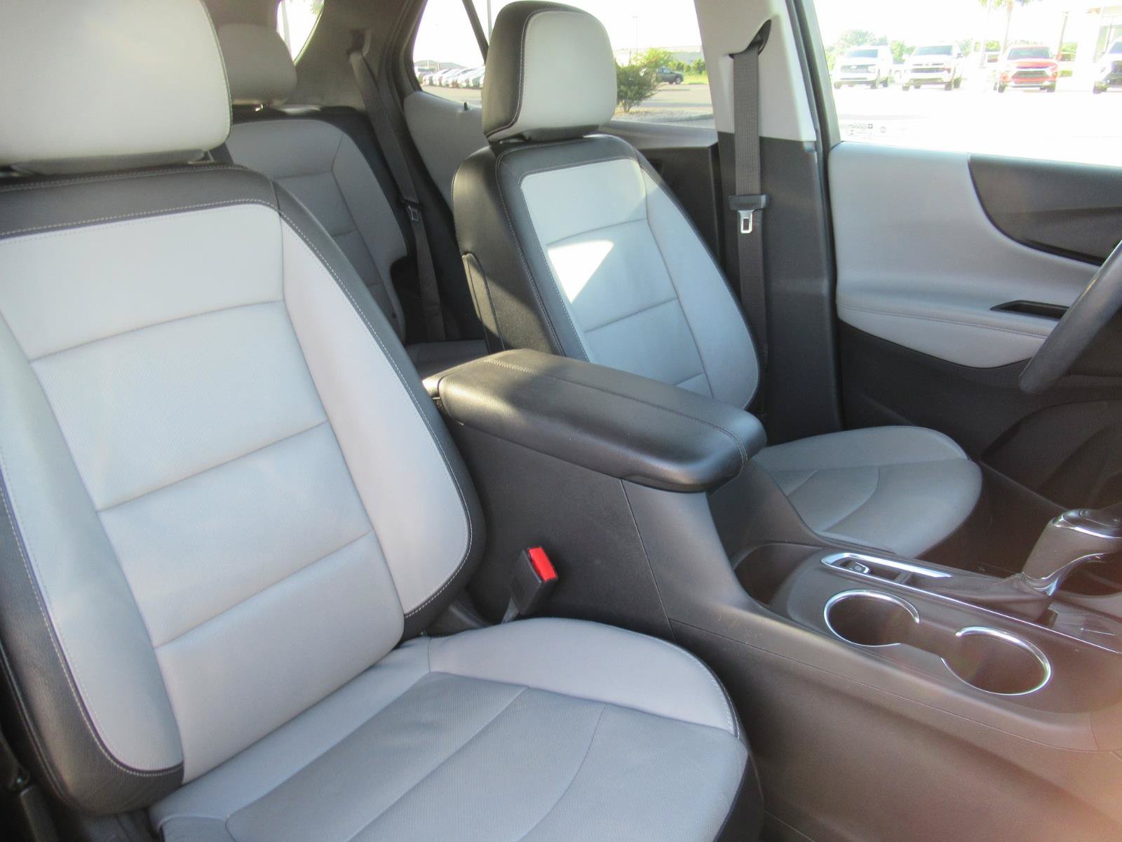 Used 2021 Chevrolet Equinox Premier FWD image 9