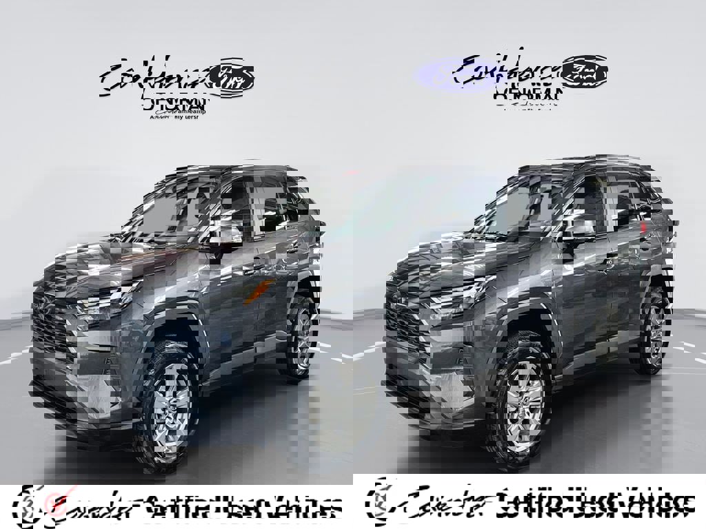 Used 2025 Toyota RAV4 XLE image 1