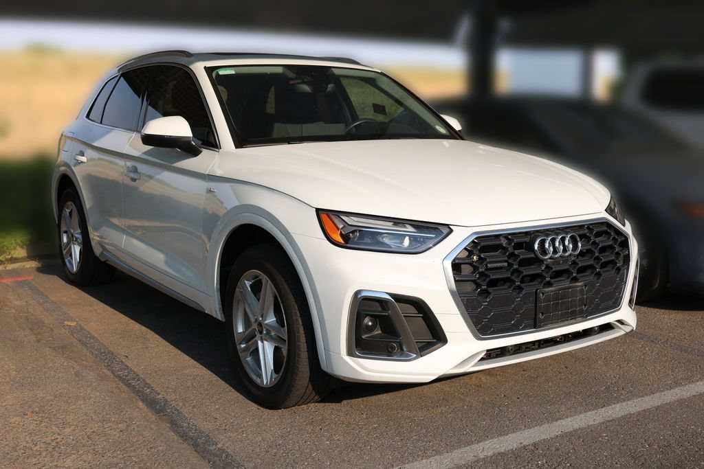 Used 2021 Audi Q5 e Premium Plus w/ Premium Plus Package AWD/4WD image 12