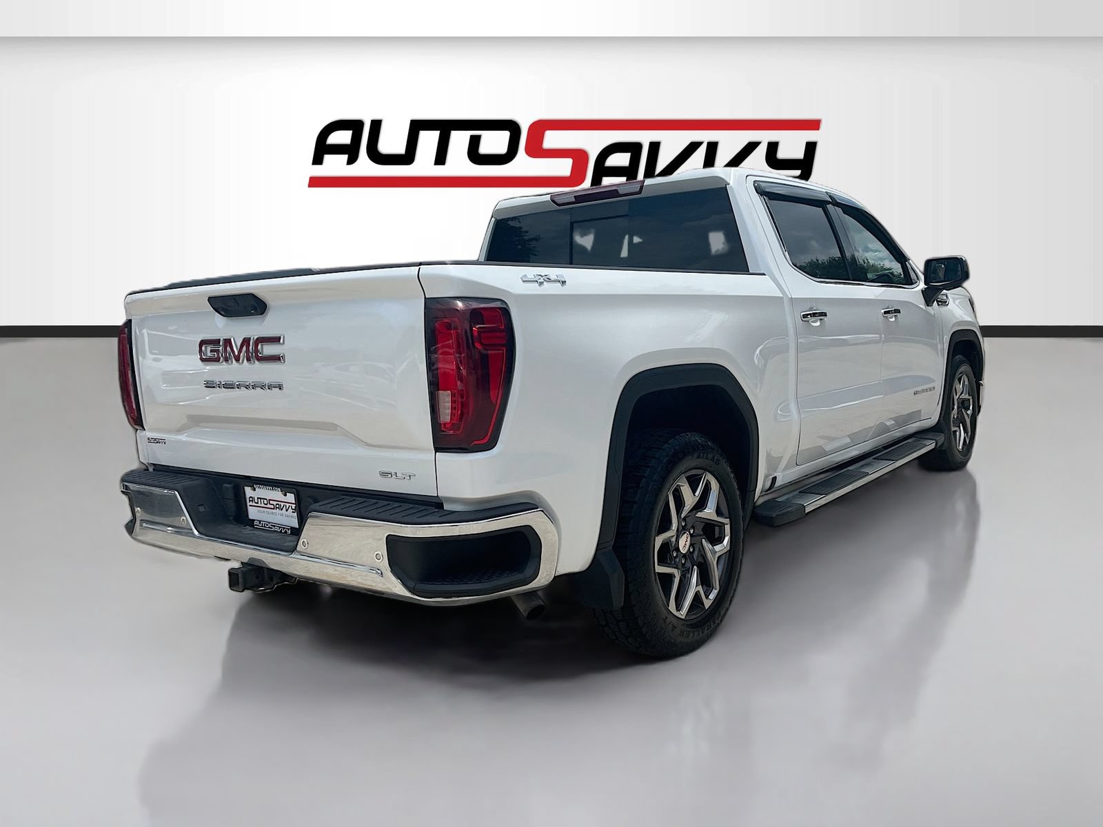 Used 2023 GMC Sierra 1500 SLT w/ SLT Premium Plus Package AWD/4WD image 7