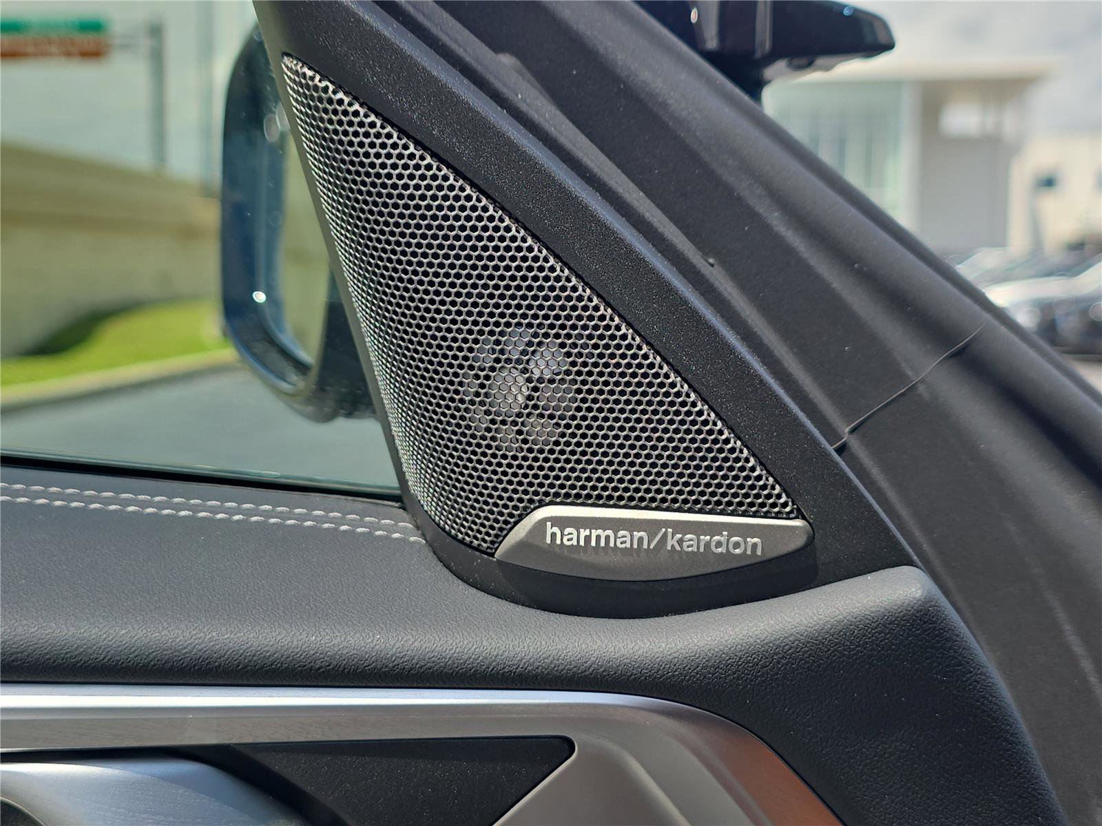 Used 2025 BMW M440i Convertible image 26