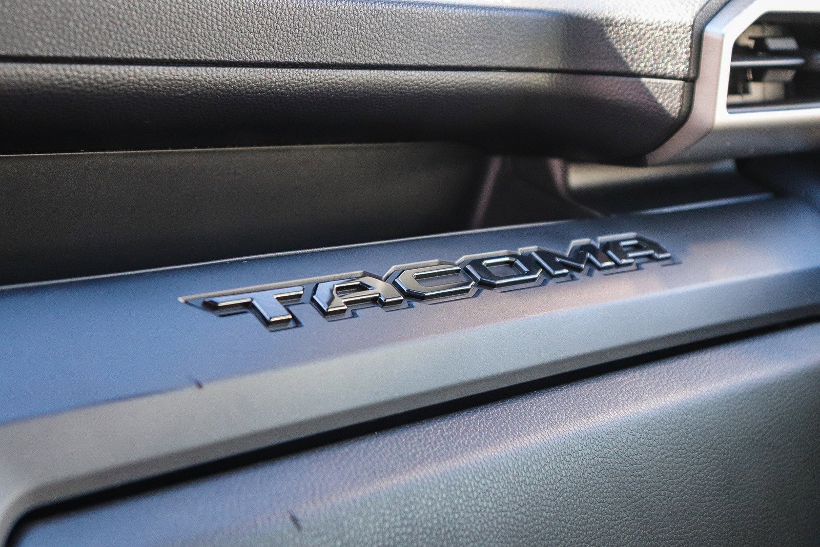 Used 2025 Toyota Tacoma SR image 14