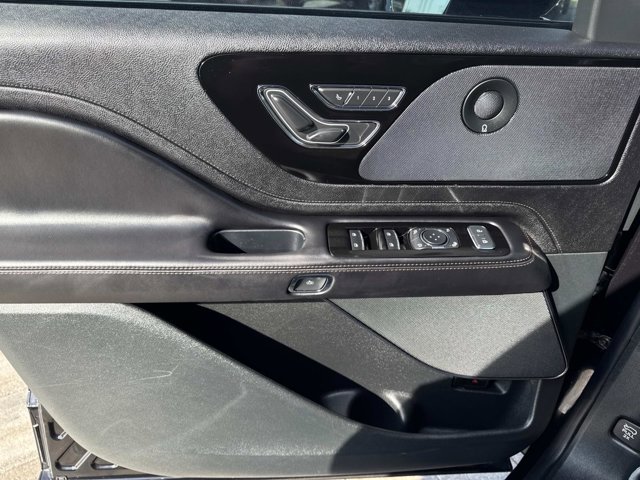 Certified 2024 Lincoln Aviator Reserve w/ Equipment Group 201A image 11