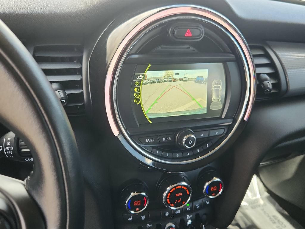Used 2018 MINI Cooper 4-Door Hardtop FWD image 22