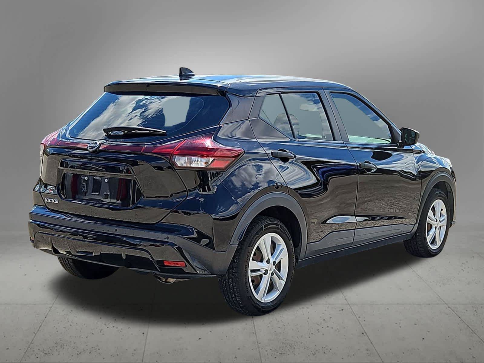 Used 2022 Nissan Kicks S FWD image 8