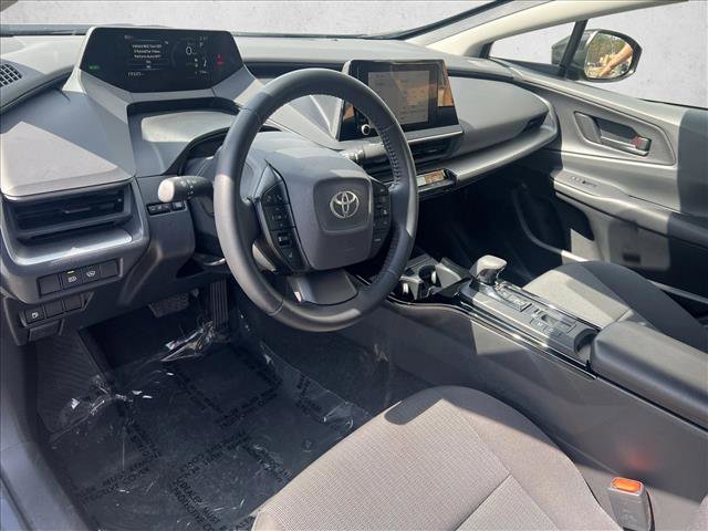 Used 2025 Toyota Prius LE image 9