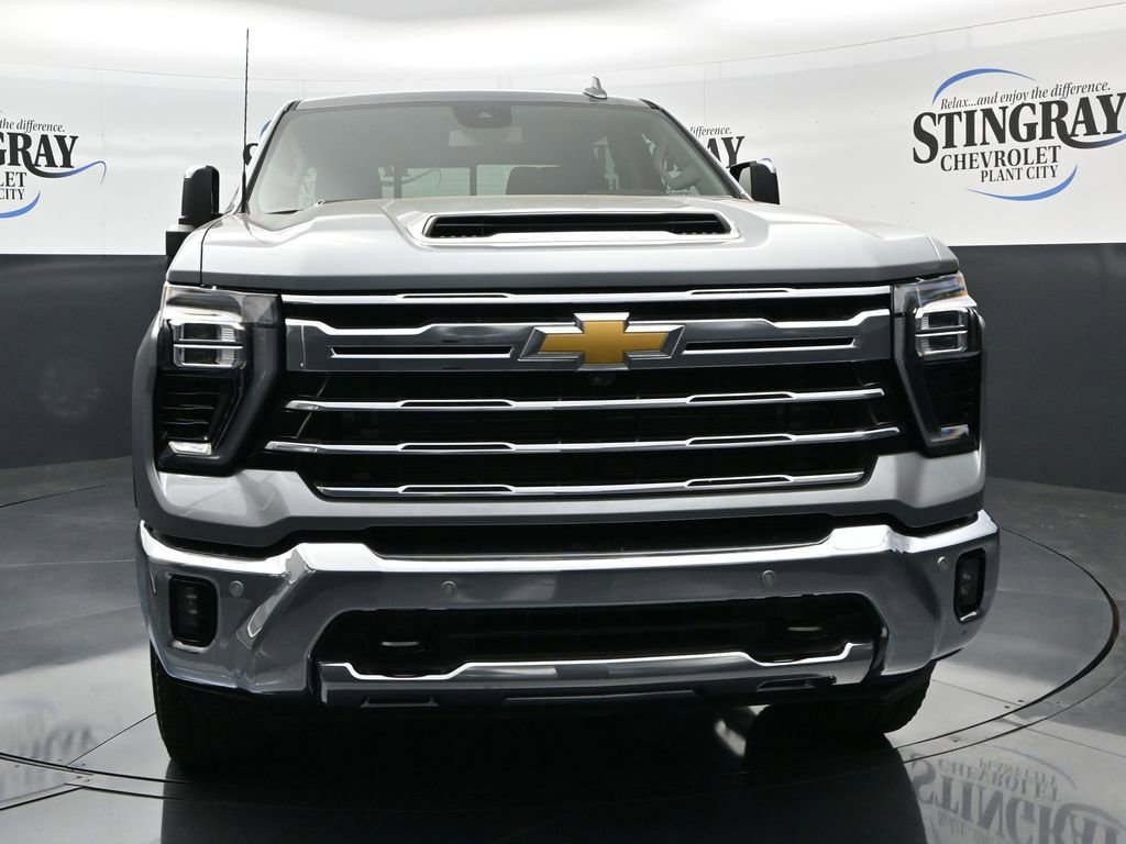Used 2024 Chevrolet Silverado 2500 LTZ w/ LTZ Plus Package image 2