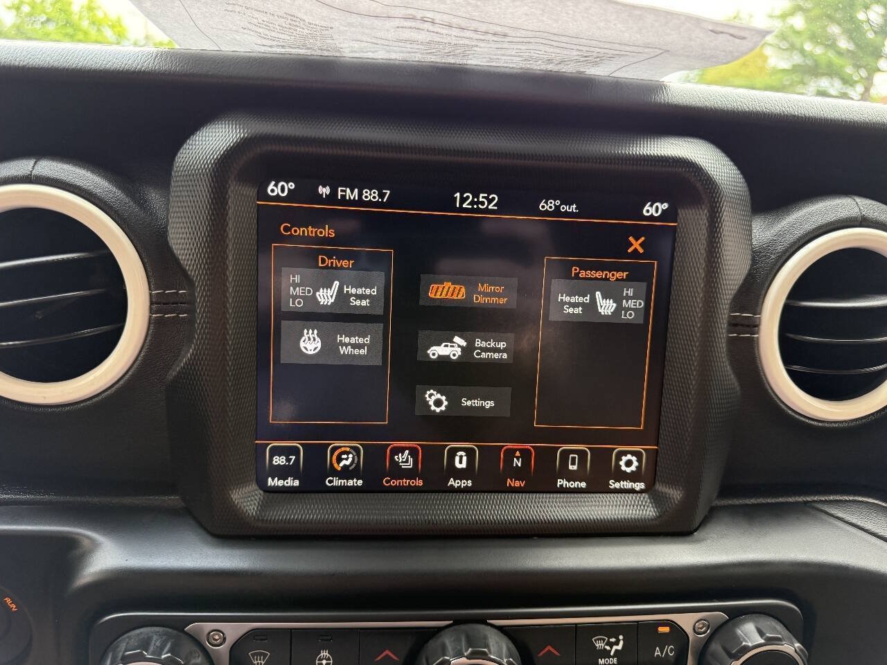 Used 2021 Jeep Wrangler Unlimited Sahara AWD/4WD image 24